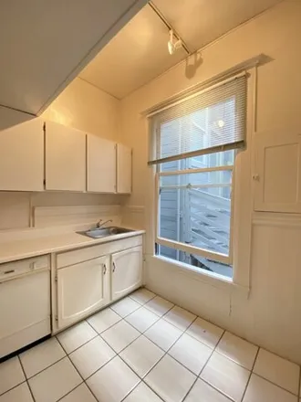 Image 5 - 1739 Pine Street, San Francisco, CA 94164, USA - Apartment for rent