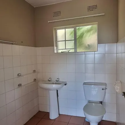 Rent this 3 bed townhouse on TRIPLE P in Drakensberg Drive, Waterkloofpark