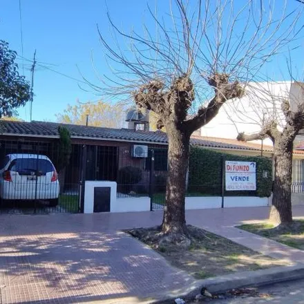 Buy this 2 bed house on Club Fate in Blanco Encalada, Partido de San Fernando