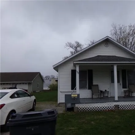 Buy this 2 bed house on 583 West South 7th Street in Shelbyville, IL 62565