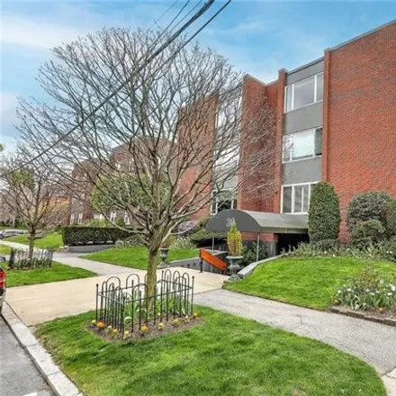 Buy this 2 bed condo on Irving Avenue in Providence, RI 02906