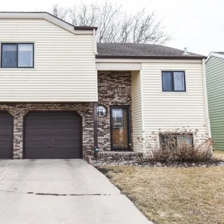 Rent this 4 bed house on Riverview Rink in 38th Avenue South, Moorhead