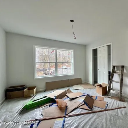 Image 4 - 101 Horizon Drive, Skyview Lake, Greene Township, PA 18426, USA - Apartment for sale