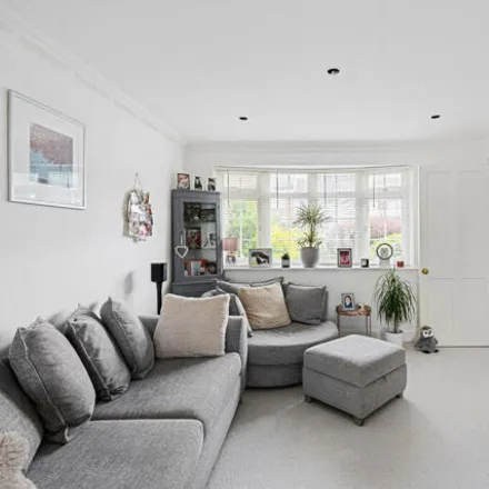 Image 4 - The Hollies, Gravesend, DA12 5EP, United Kingdom - Townhouse for sale
