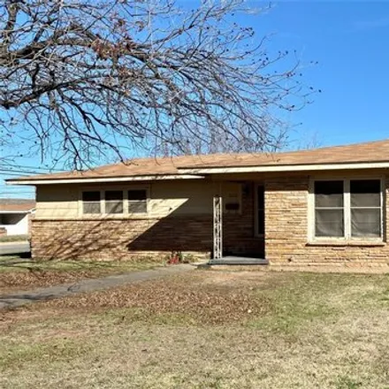 Rent this 4 bed house on 2323 Avenue D in Abilene, TX 79601