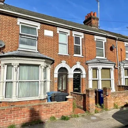 Buy this 4 bed townhouse on Oxford Road in Ipswich, IP4 1NL