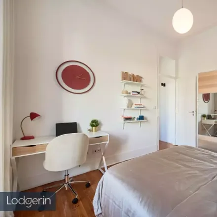 Rent this studio room on Quinta das Águias in Calçada da Boa Hora, 1300-095 Lisbon