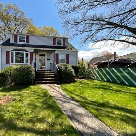 Image 2 - 65 Brown Place, Bergenfield, NJ 07621, USA - House for sale