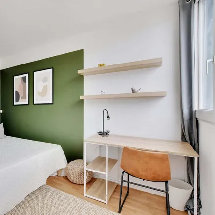 Rent this 5 bed room on 1 Rue Léon Blum in 94270 Le Kremlin-Bicêtre, France