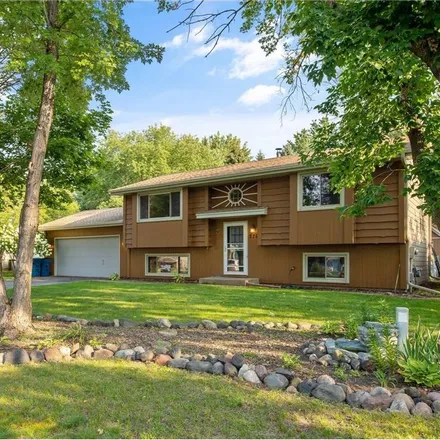 Image 2 - 379 Nottingham Drive, Circle Pines, Anoka County, MN 55014, USA - House for sale