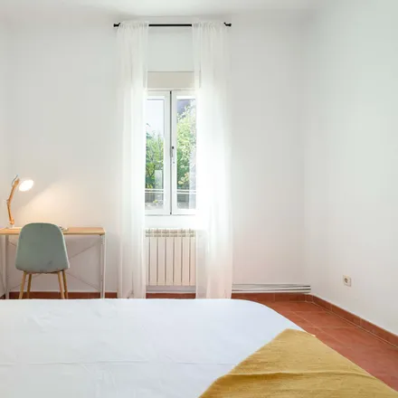 Rent this 3 bed room on Madrid in Colegio de Educación Infantil y Primaria Ermita del Santo, Calle de Pablo Casals