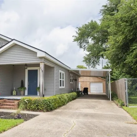 Buy this 3 bed house on 147 5th Street in Houma, LA 70364