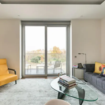 Rent this 3 bed room on Columbia Gardens in Roxby Place, London