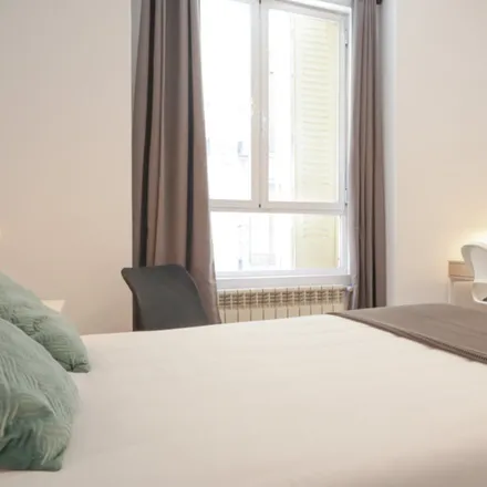 Rent this 13 bed room on Calle de Núñez de Arce in 3, 28012 Madrid