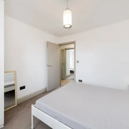 Image 3 - 49 Lupus Street, London, SW1V 3EY, United Kingdom - Apartment for rent