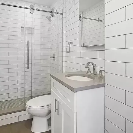 Image 5 - 130 1st Avenue, New York, NY 10009, USA - Apartment for rent