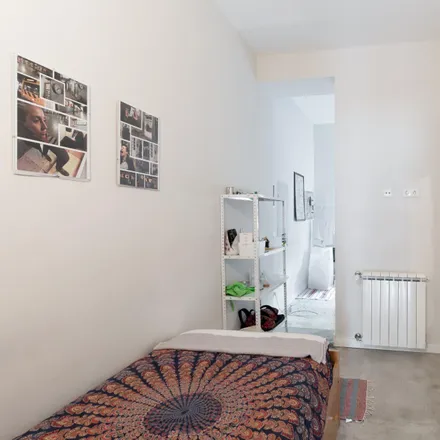 Rent this 11 bed room on Avenida de Fernão de Magalhães 136 in 4300-188 Porto, Portugal