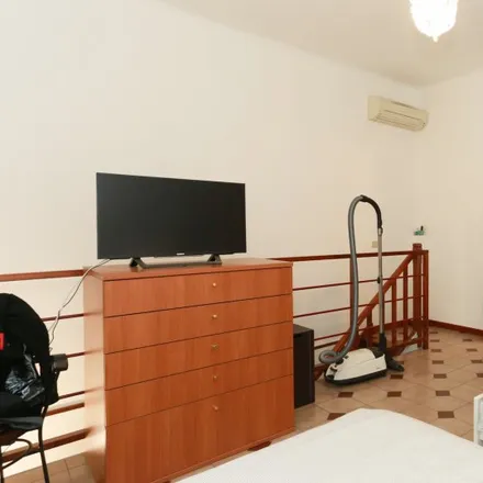 Rent this 2 bed room on Via Salvator Rosa in 18, 20156 Milan MI