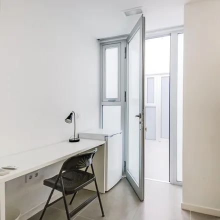 Image 3 - Student Living, Carrer de Jaume Roig, 8, 46111 Rocafort, Spain - Room for rent