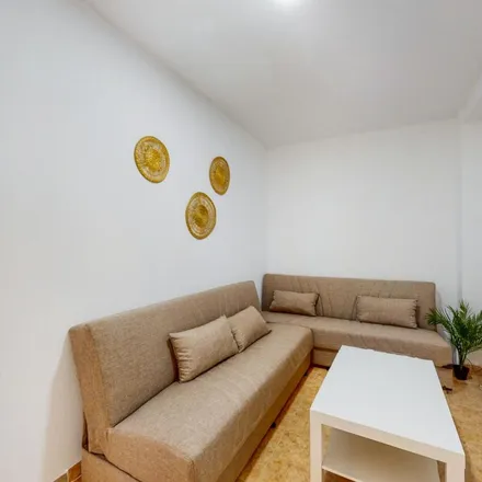 Rent this 4 bed apartment on Carrer de l'Enginyer Fausto Elío in 24, 46011 Valencia