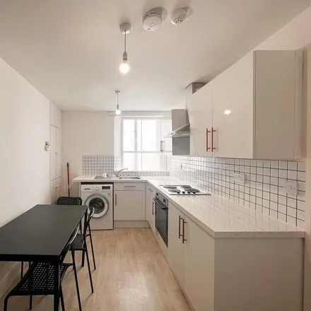 Rent this 4 bed apartment on 42 Jamaica Street in Bristol, BS2 8JW