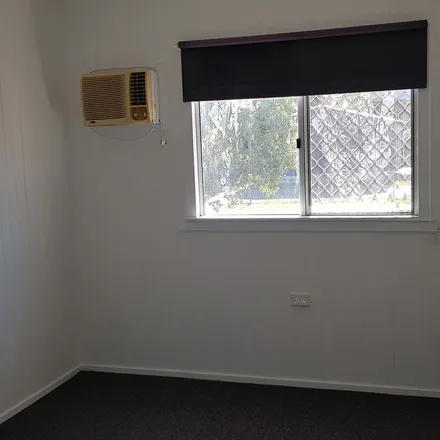 Image 3 - Shirley Street, Moura QLD 4718, Australia - Apartment for rent