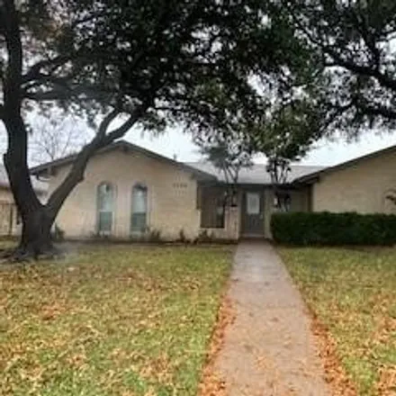 Rent this 3 bed house on 1098 Dunbarton Drive in Richardson, TX 75081