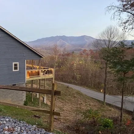 Image 5 - 1011 Wiley Oakley Drive, Chalet Village, Gatlinburg, TN 37738, USA - House for sale