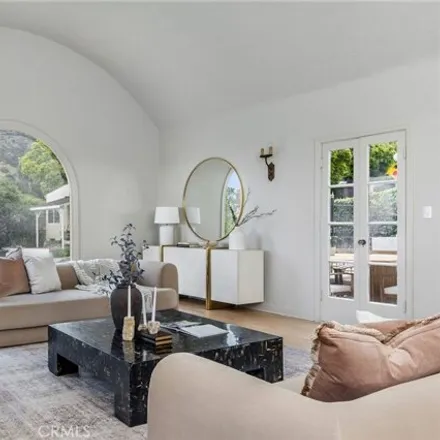 Image 2 - 3091 Lake Hollywood Drive, Los Angeles, CA 90068, USA - House for sale