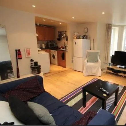 Image 3 - Regent Park Terrace, Leeds, LS6 2AX, United Kingdom - Townhouse for rent