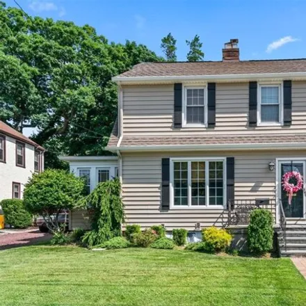 Buy this 3 bed house on 82 North St in Locust Valley, New York