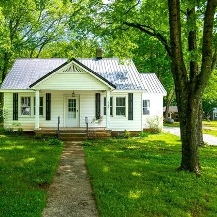 Buy this 3 bed house on 897 Main Street in Huntland, Franklin County