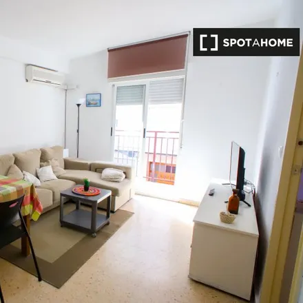 Rent this 4 bed apartment on Carrer de Josep Ballester in 13, 46022 Valencia