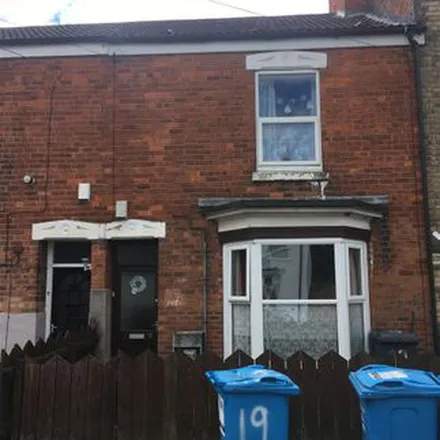 Rent this 3 bed apartment on Southfield Road in Hull, HU5 4ES