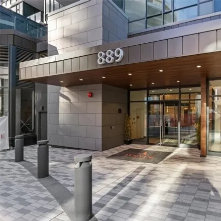 Buy this 1 bed condo on Overlake Medical Clinics in 10223 Northeast 10th Street, Bellevue