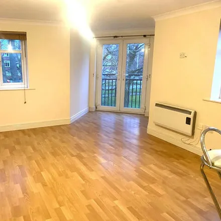 Image 5 - Brackenhurst Place, Leeds, LS17 6WD, United Kingdom - Room for rent