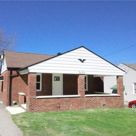 Buy this 2 bed house on 824 Cornell Avenue in Youngstown, OH 44502