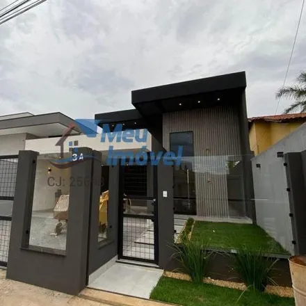 Buy this 4 bed house on SHVP - Rua 4C - Chácara 5 20 in Vicente Pires - Federal District, 72005-630