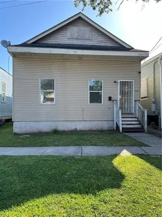 Buy this 3 bed house on 3025 Toledano Street in New Orleans, LA 70125