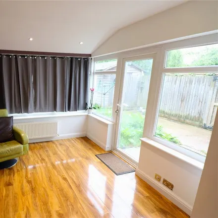 Image 4 - Colindeep Lane, The Hyde, London, NW9 6ED, United Kingdom - Apartment for rent