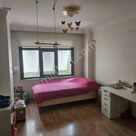 Rent this 3 bed apartment on Orkun Eczanesi in Cemil Akdoğan Sokağı, 34742 Kadıköy
