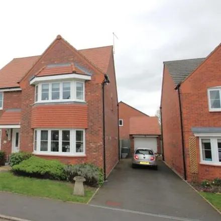 Buy this 5 bed house on Vanneck Close in Foley Park, DY11 7AU