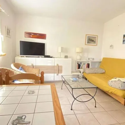 Rent this 3 bed apartment on Rue Pasteur in 11430 Gruissan, France