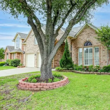 Image 2 - 836 Canyon Crest Drive, Irving, TX 75063, USA - House for sale