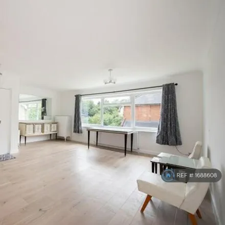 Rent this 2 bed apartment on Temple Close in London, N3 3SB