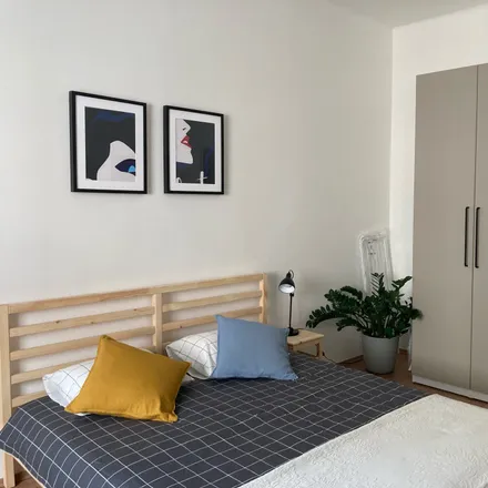 Rent this studio apartment on Sinkulova 1121/42 in 140 00 Prague, Czechia