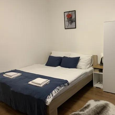 Rent this 1 bed room on Dunovského 535 in 149 00 Prague, Czechia