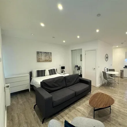 Image 1 - Aspen House, 300 King's Road, Reading, RG1 4FL, United Kingdom - Apartment for rent