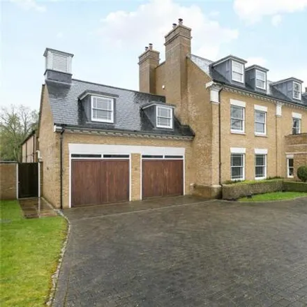 Rent this 6 bed house on Greystoke in 9a Broad Walk, Winchmore Hill