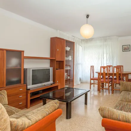 Rent this 4 bed apartment on Carrer del Doctor Faustí Barberà in 46009 Valencia, Spain